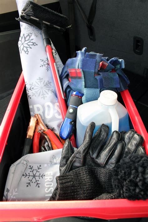 Be Prepared with a Winter Car Kit | Blue i Style - Creating an Organized & Pretty, Happy Home!