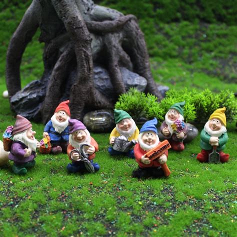 Collection 97+ Pictures Pictures Of Garden Gnomes Completed