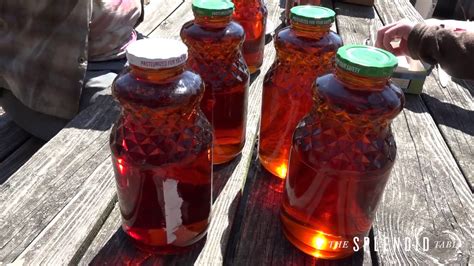 Family farm continues tradition of making maple syrup - YouTube