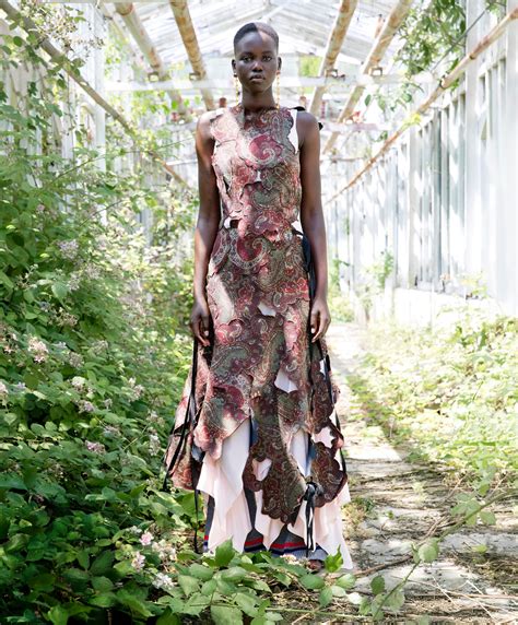 15 Sustainable and Eco-Conscious Dresses to Shop for Spring and Beyond | Vogue