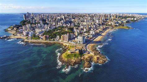 Salvador de Bahía: una de las ciudades más pobladas de Brasil