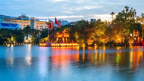 Hoan Kiem Lake (Sword Lake) - an important symbol of Hanoi