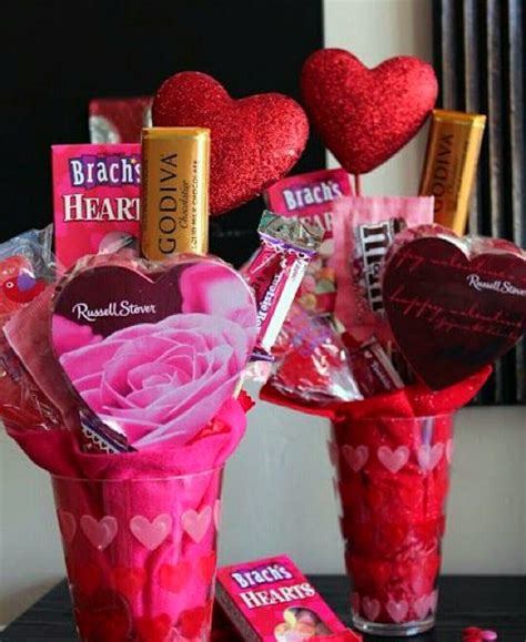 Pin by ♥♥♥♥♥♥♥ on Valentine | Valentines candy bouquet, Valentine's day gift baskets, Valentines diy