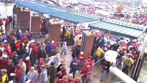 Gator Bowl 2010. Crowd at gate. - YouTube