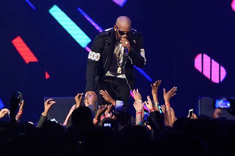 The Premiere Of The "Surviving R. Kelly" Documentary Was Evacuated Over A Gun Threat