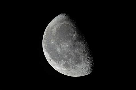 Download Waning Gibbous Moon Night Sky Wallpaper | Wallpapers.com