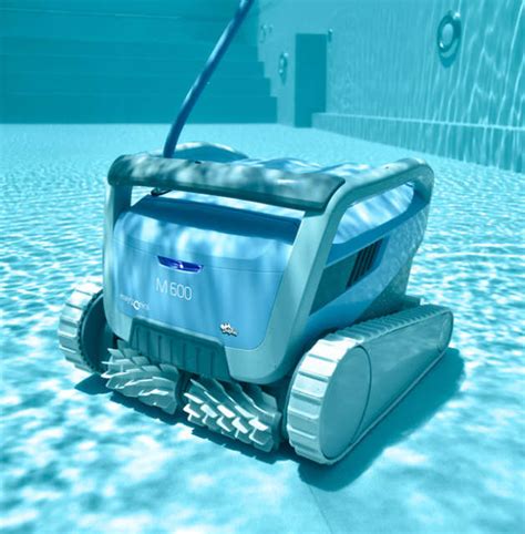 Dolphin Robotic Pool Cleaner | Maytronics Thailand