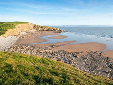 Dunraven Bay (Southerndown Beach) | VisitWales