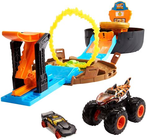 Hot Wheels Monster Trucks Stunt Tire Play Set Opens To Reveal Arena ...