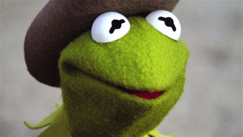 Kermit, Fozzie entertain in 'Muppet Movie' camera test