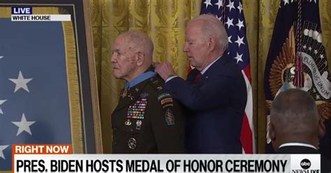 Vietnam War Hero Receives Medal of Honor, GUESS How Long He Waited ...