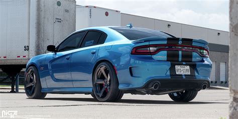 Dodge Charger w/ 22 inch Niche DTM Wheels