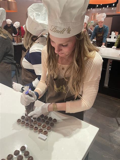 Switzerland Chocolate Factory: A Lindt Chocolate Paradise - Harmonizing ...