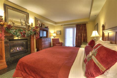 King Mini Suite | The Inn at Christmas Place - Pigeon Forge, TN