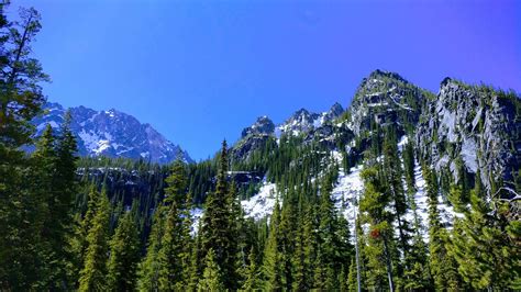 7 Best Spring Hikes In The U.S. - TREKOLOGY