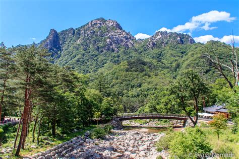 Die Wanderungen im Seoraksan Nationalpark in Südkorea sind schweisstreibend - Swiss Nomads