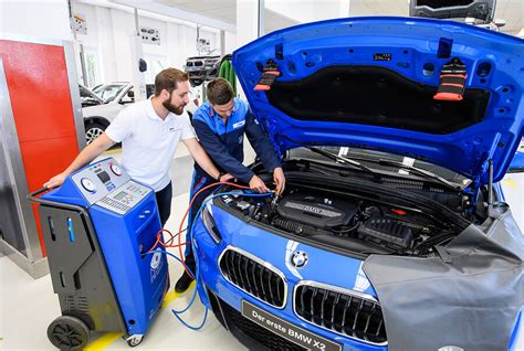 Ausbildung zum Kfz-Mechatroniker bei BMW