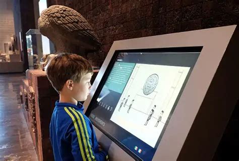 Future Trends: Digital Signage Museums - AIScreen