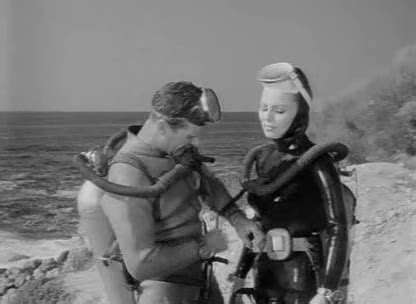 Kay Dalton (Susan Morrow) in Sea Hunt: S01E06 Female Of The Species (1958) | Scuba girl wetsuit ...