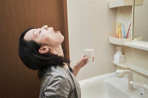 8 Best Dry Throat Remedies For Fast Relief - 33rd Square