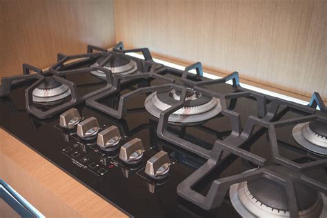 Induction vs Gas Stove - What's Best for Your NYC Kitchen?