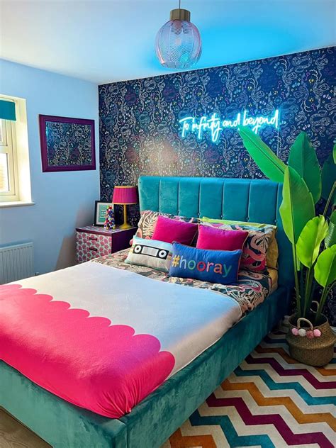 Funky Bedroom, Bedroom Colors, Bedroom Decor, Bright Bedroom Ideas, Eclectic Bedroom, Bedroom ...