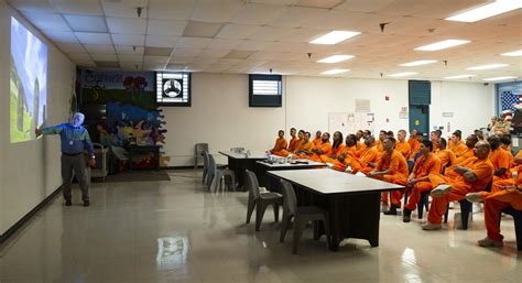 Photos: Professors lecture to inmates in Tucson prisons under Prison ...