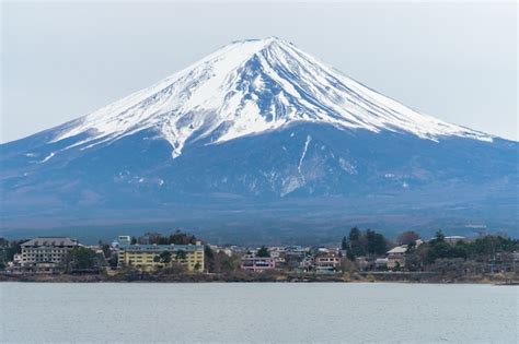 Premium Photo | Mount fuji in winter