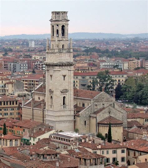 Cathedral Verona, address, hours, history and highlights.