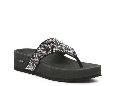 Skechers Vinyasa Wedge Flip Flop in Black | Lyst