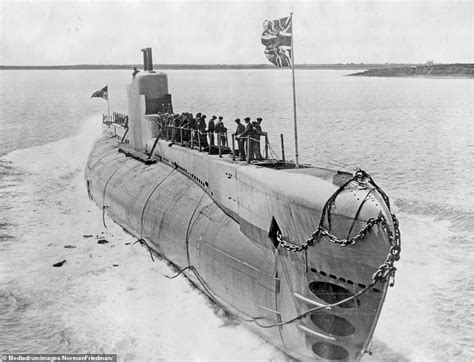 The Royal Navy submarines and their fearless crews | Daily Mail Online