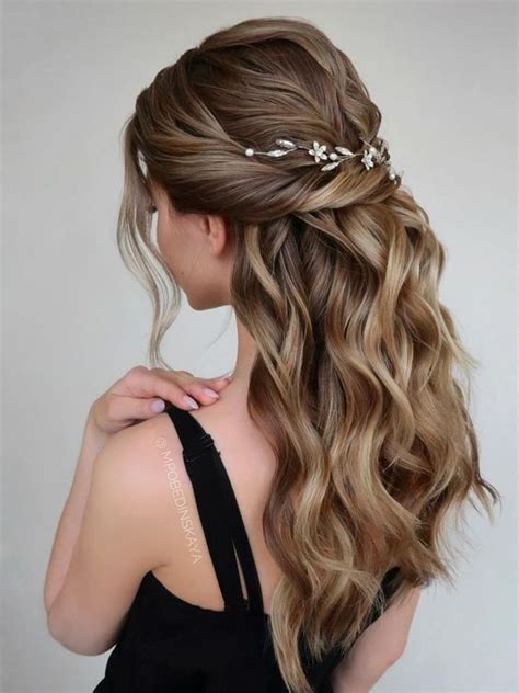 Formal Curls for Long Hair: Get Ready to Dazzle with These Easy Styles!