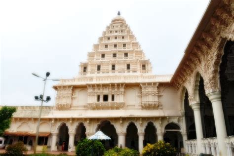 Thanjavur Maratha Palace- History, Architecture, Timings, Entry Fee