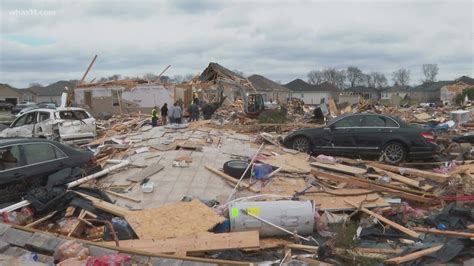 Bowling Green neighbors support each other after storm leaves path of destruction | whas11.com