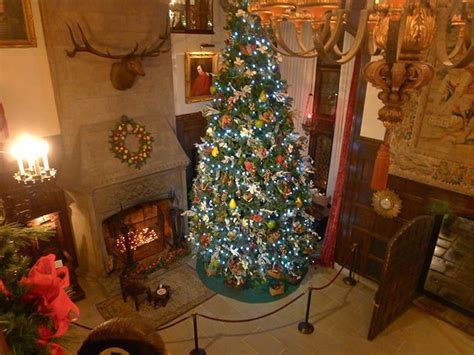 Stan Hywet Comes Alive at Christmas - Akron Ohio Moms