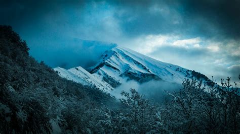 Vista Panorâmica Da Montanha De Neve · Foto profissional gratuita