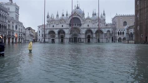 Italy: Venice's St Mark's Square submerged after new flood barrier ...