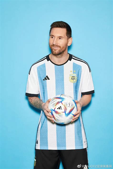 Lionel Messi y sus compañeros presentan nueva camiseta de Selección de Argentina para Qatar 2022 ...