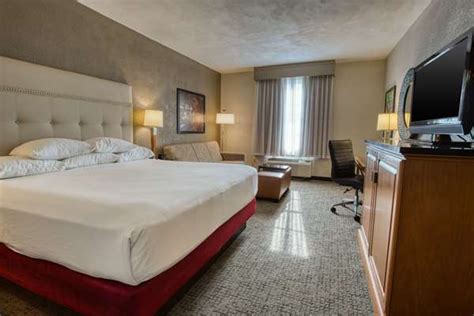 Drury Inn & Suites La Cantera Parkway San Antonio - I-10, Exit 556, TX - See Discounts