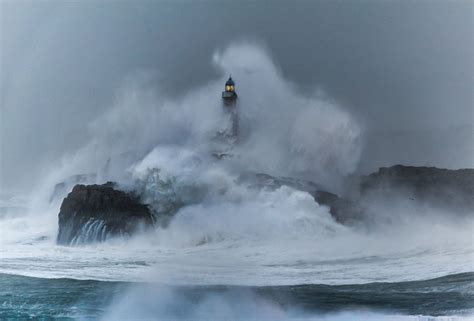 28 Breathtaking Photos Of Lighthouses That Have Stood The Test Of Time | Bored Panda