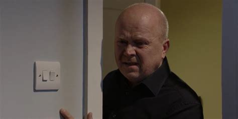 EastEnders spoilers: Phil Mitchell discovers Peggy is dead in this ...