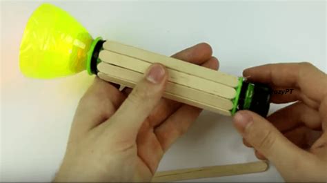 How To Make Your Own Flashlight Using An Empty Soda Bottle. - BRILLIANT DIY