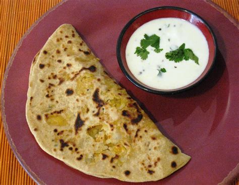 Potato Paratha (Aloo Paratha) : vegrecipes4u.com