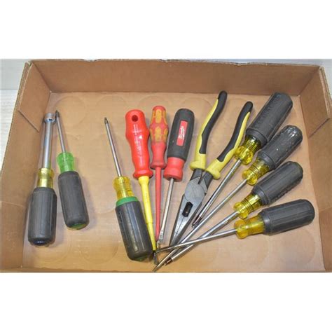 KLEIN TOOLS SCREWDRIVERS PLUS OTHER