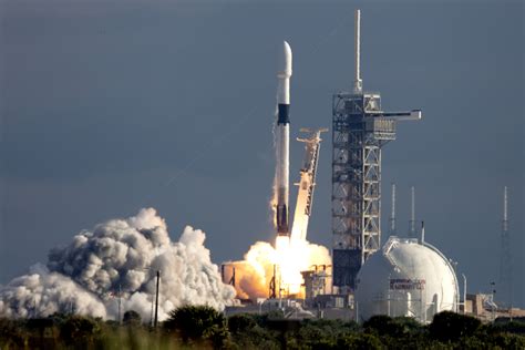 5 Things to Know About SpaceX's Falcon 9 Rocket | The Motley Fool