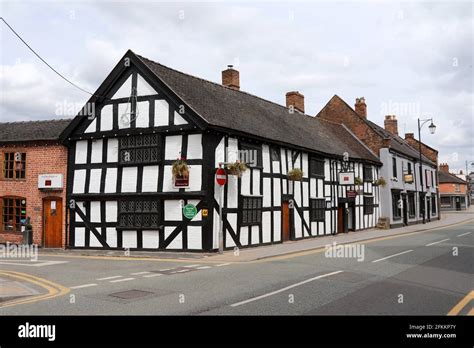 Cheshire cat hotel nantwich hi-res stock photography and images - Alamy