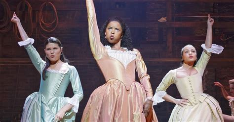 Hamilton: 5 Reason's Eliza Is The Best Character (& 5 It's Angelica)