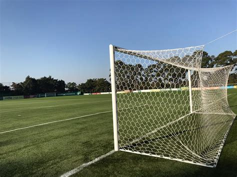 Instalação do gramado sintético da Academia de Futebol é concluída ...