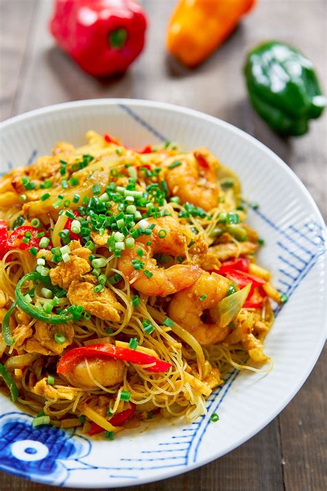 Best Singapore Noodles Recipe (Curry Maifun)