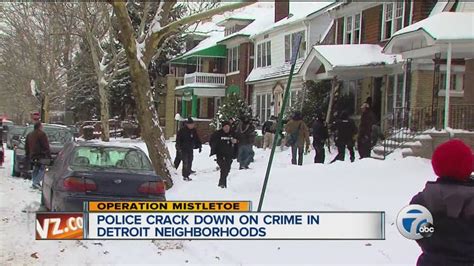 Police crack down on crime in Detroit neighborhood - YouTube